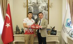 Başkan Dökmeci, "Milli sporcumuz Doğan Kılıç bizi gururlandırdı"