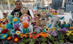 Eskişehir'in soğuğunu el emeği çiçekleriyle ısıtıyor