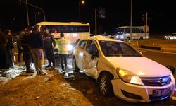 Kırmızı ışık ihlali kazaya neden oldu: 2 yaralı