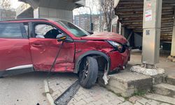 Kavşakta feci kaza: 5 yaralı