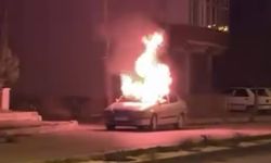 Seyir halindeki otomobil alevlere teslim oldu