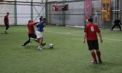 Bu maçta pas işaret dili ile isteniyor, ‘gol' sesi çıkmıyor