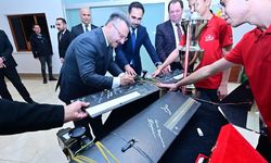 TEKNOFEST'te derece elde eden öğrenciler Vali Aksoy'u ziyaret etti