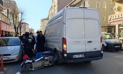 Motosikletten düşen kurye yaralandı