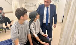 Doğum günü nedeniyle dağıtılan çikolataları yiyen 10 öğrenci hastaneye kaldırıldı