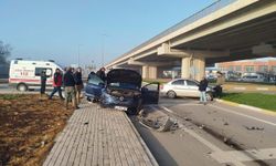 Dur levhasına uymadı, kavşakta kaza: 1 yaralı