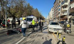 Eskişehir’de elektrikli bisiklet otomobile yandan çarptı: Yaşlı sürücü ağır yaralandı