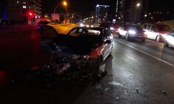 Tır ile otomobil çarpıştı: 3 yaralı