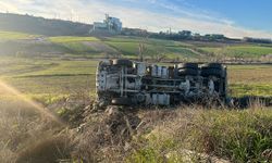 Kamyonun metrelerce sürüklendiği kazadan emniyet kemeri sayesinde yara almadan kurtuldu