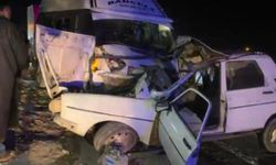 Minibüs ile otomobil çarpıştı:1 ölü