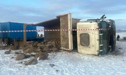 Yük treni kamyon ile çarpıştı: 1 ölü