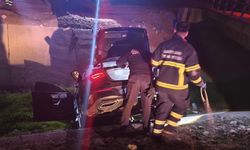 Otomobil su kanalına uçtu: 1 yaralı