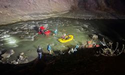 Kontrolden çıkan otomobil Zap Suyu'na uçtu: 1'i ağır yaralı