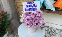 Eskişehir’de gönülleri ısıtan hareket: Çiçekler çocuklara hediye ediliyor