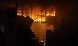 Sanayi Sitesi'nde çıkan yangında 9 iş yeri zarar gördü