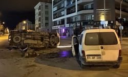 İki kamyonet çarpıştı: 2 yaralı