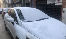 Eskişehir'de araçlar karla kaplandı