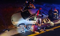 Şarampole devrilen otomobilde 2 kişi yaralandı