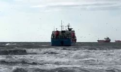 İstanbul'da iki tanker acil durum çağrısında bulundu