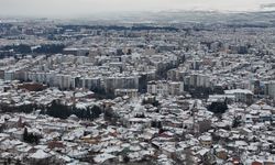 Eskişehir yılın son günü karla kaplandı