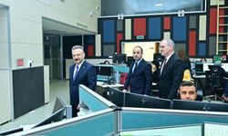 Vali Aksoy, 112 Acil Çağrı Merkezi personelinin yeni yılını kutladı