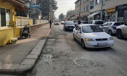 Eskişehir'de aylardır kapanmayan çukur vatandaşları çileden çıkardı