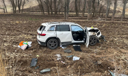 Yoldan çıkan cip takla attı: Yaralılar var