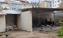 Eskişehir'de çöplüğe dönen alan tekinsiz kişilerin uğrak noktası oldu