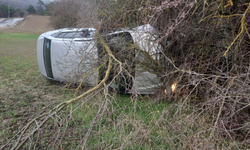 Takla atan otomobil metrelerce sürüklendi