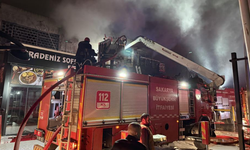 Hırdavat dükkanı alev topuna döndü