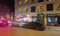 Eskişehir'de o sokakta hatalı parklar trafiği kilitliyor