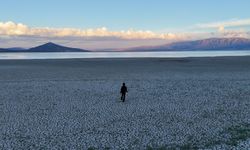 Burdur Gölü alarm veriyor: Su hacmi yarıya indi