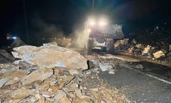 Kapanan yolu açarken ölümden döndüler