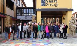 Eskişehir’de “Cumhuriyet Kadını ve Giysilerle Anılar” atölyesi büyük ilgi gördü