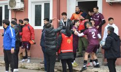 Eskişehir'de olaylı maç: Bir futbolcunun kaşı yarıldı!