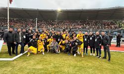 Es-Es kendini yarışta tuttu