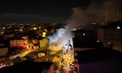 Ümraniye’de gecekondu yangını: Ev kullanılamaz hale geldi