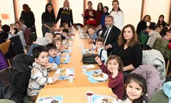 Rektör Adıgüzel miniklerle buluştu: Kreşte “bir yaş daha büyüyorum” coşkusu