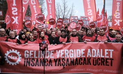 İstanbul'dan Ankara'ya yürüyen DİSK üyeleri Eskişehir'de açıklama yaptı: İnsanca yaşam için yürüyoruz
