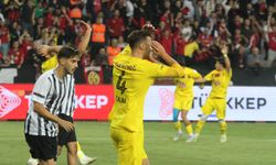 Cezası bitti formayı giydi