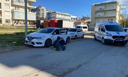 Seyir halindeki otomobile silahlı saldırı: 1 yaralı