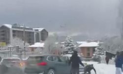 Bursa'da korku dolu anlar: Kayan araç vatandaşların arasına daldı