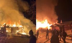 Samsun'da iki ev alevlere teslim oldu