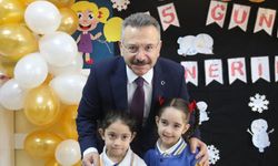 Eskişehir'de görevi  sona eren Vali Aksoy'u o şarkıyla uğurladılar!