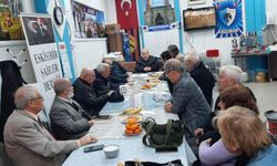 Eskişehir Şairler Derneği Başkanı Kenan Demirel güven tazeledi