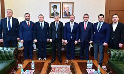 Eskişehirspor yönetimi, Vali Yılmaz'ı ziyaret etti