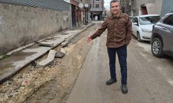 Altyapı çalışmaları sırasında bozulan sokağın onarılması bekleniyor