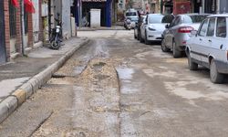 Eskişehir’de bozuk ara sokaklar esnafın kabusu oldu