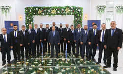 Birlik için direksiyon başına!