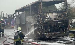 Seyir halindeki yolcu otobüsünde yangın: Facia son anda önlendi